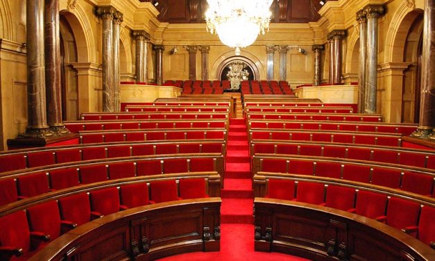 PETALES España, apoyando a Afatrac en el Parlamento de Cataluña